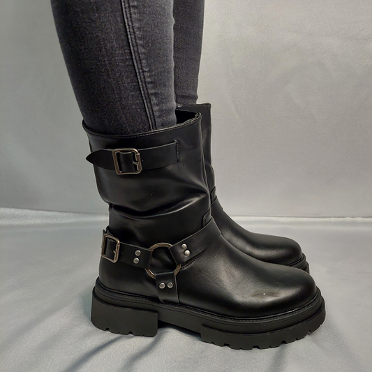 PERTH WOMEN’S CLEATED MID CALF BLACK BOOT