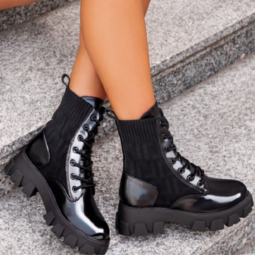 VERNIS CHUNKY PLATFORM ANKLE BOOTS WITH FRONT LACE UP  BLACK PATENT
