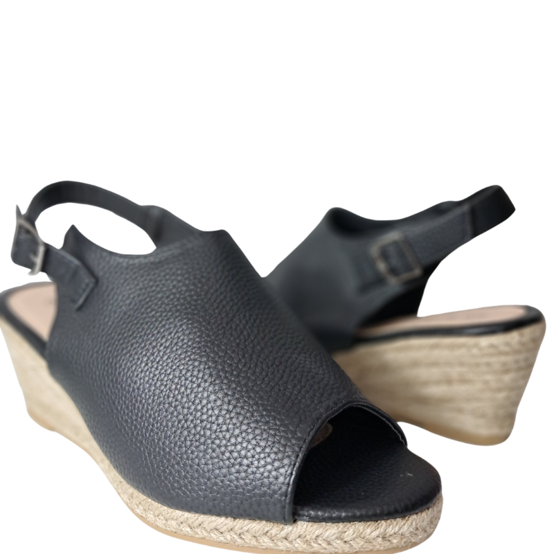 Close-up of the raffia and peep toe detail on women's wedge heel sandal in black, emphasizing the unique texture and stylish design, London fashion from DeepsLondon.